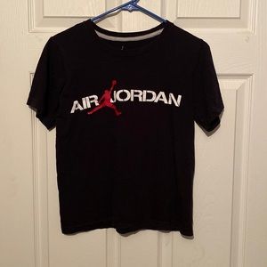 Air Jordan T-shirt size medium in boys